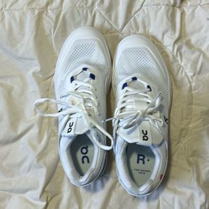On cloud, sneakers, white, The Roger, size US W9
